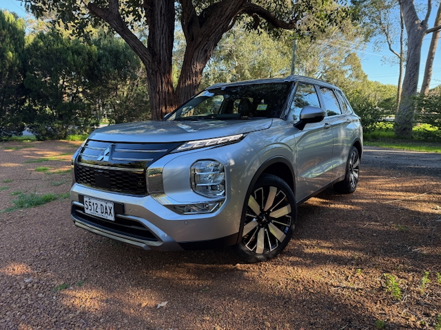 Mitsubishi Outlander: Basic Space